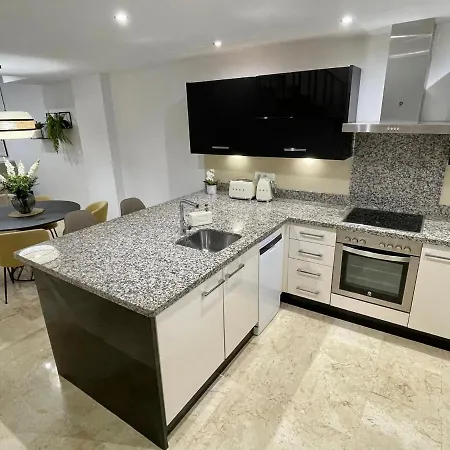 Fantastic New Townhouse /front Beach/2bedr/2,5bath 公寓 埃斯特波纳
